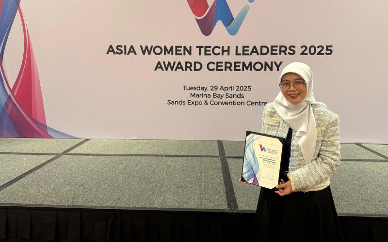 Lia Yuldinawati Raih Penghargaan Bergengsi Asia Women Tech Leaders Award 2025