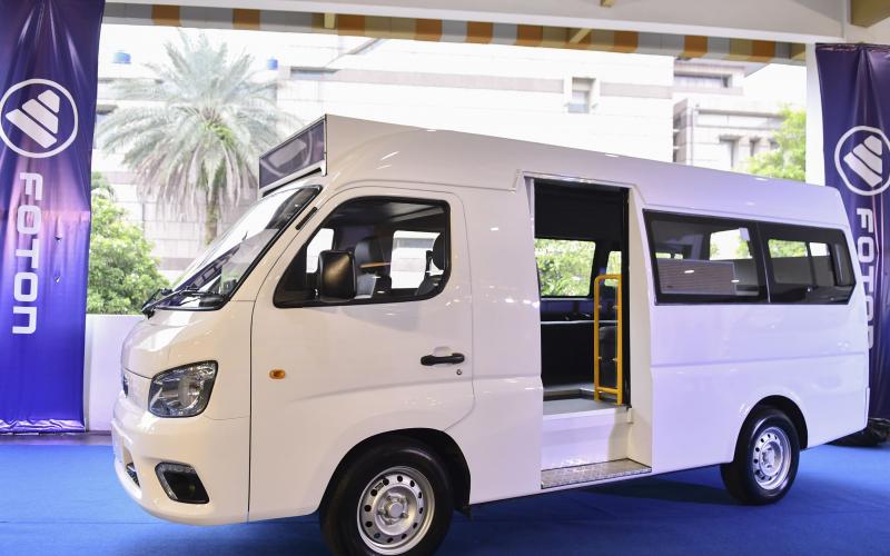 Indomobil dan Mitra Luncurkan Uji Coba Kendaraan Listrik untuk Transportasi Umum