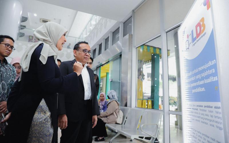 Menko PMK Tegaskan Pentingnya Cegah Stunting dan Asah Critical Thinking untuk Bijak AI Sejak Dini