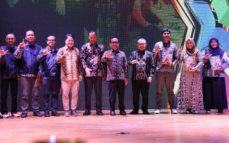 Menko PMK Ingatkan Pentingnya Budaya Buku untuk Lawan Disrupsi Digital