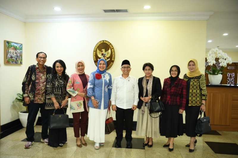 Wamendikdasmen dan Kelompencapir Bahas Pentingnya Literasi Perkoperasian di Pendidikan Dasar dan Menengah