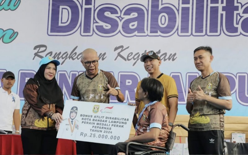 Ribuan Disabilitas Ikuti Jalan Sehat di Bandar Lampung, Pecahkan Rekor MURI