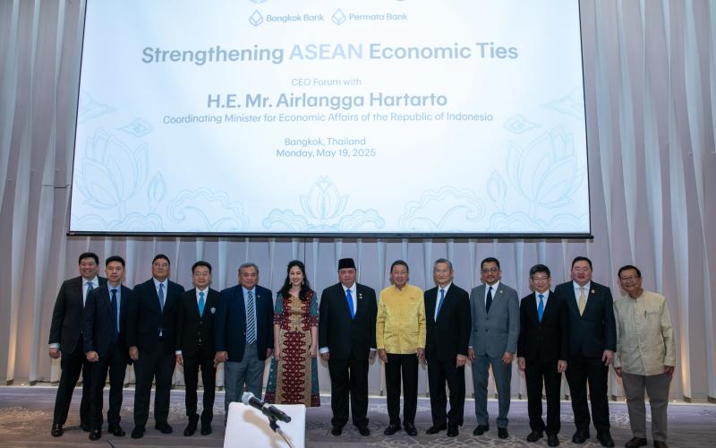 Menko Airlangga Hartarto Hadiri CEO Forum yang diselenggarakan Bangkok Bank dan Permata Bank di Bangkok