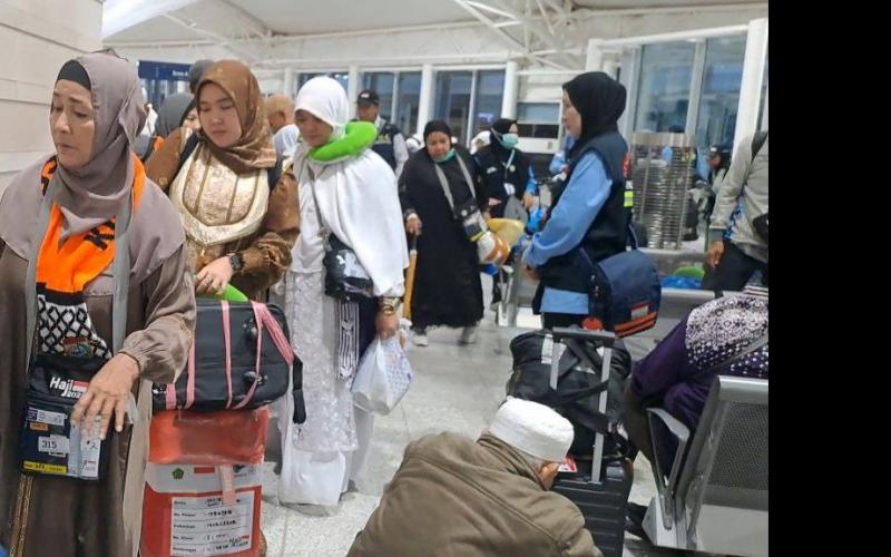 Meninggalkan Madinah, Jemaah Kloter 01 Makassar Tiba di Tanah Air Malam Ini
