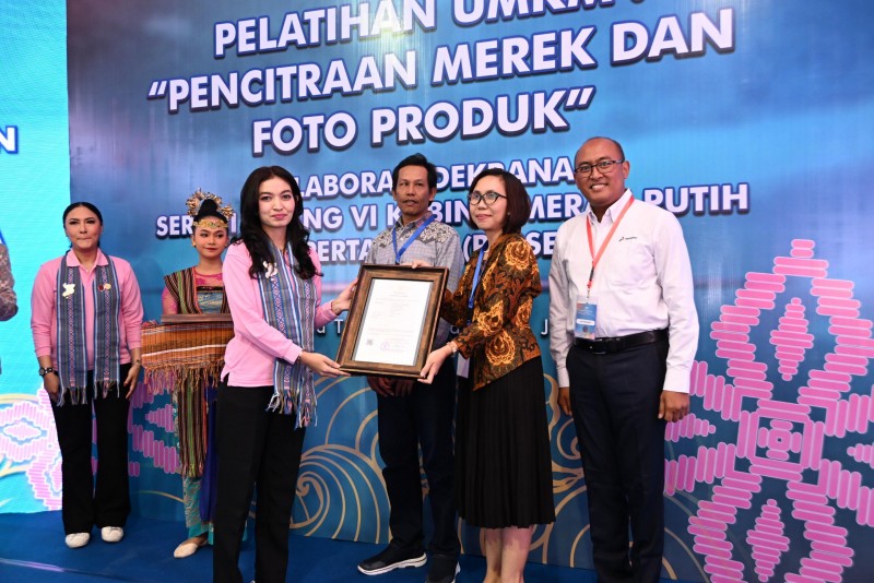 Perempuan UMKM NTB Ikuti Pelatihan Branding Produk, Selvi Gibran Turun Langsung Dampingi