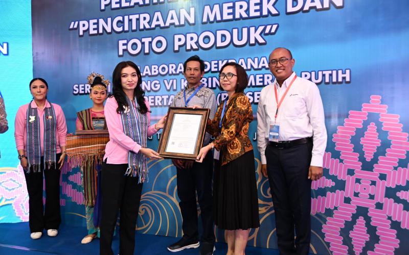 Perempuan UMKM NTB Ikuti Pelatihan Branding Produk, Selvi Gibran Turun Langsung Dampingi