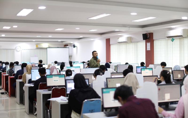 1.016 Peserta Ikuti Ujian SMMPTN Barat 2025 di UPNVJ