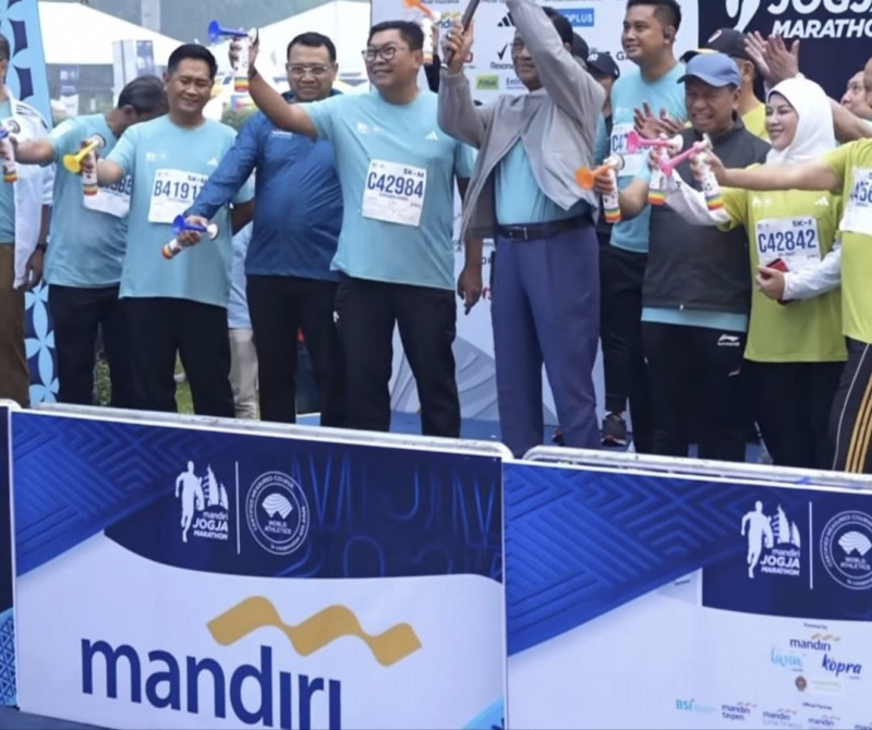 9.200 Pelari Ramaikan Mandiri Jogja Marathon 2025 di Candi Prambanan