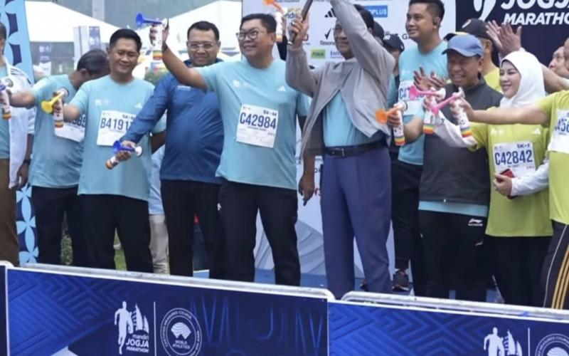9.200 Pelari Ramaikan Mandiri Jogja Marathon 2025 di Candi Prambanan