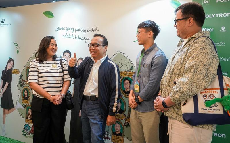 Hadiri Pentas Bertema Keluarga di Momen Harganas, Menko PMK: Keluarga adalah Superhero