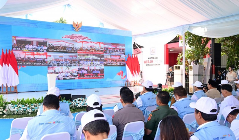 Presiden Pantau Langsung Operasional Koperasi Merah Putih Lewat Video Konferensi