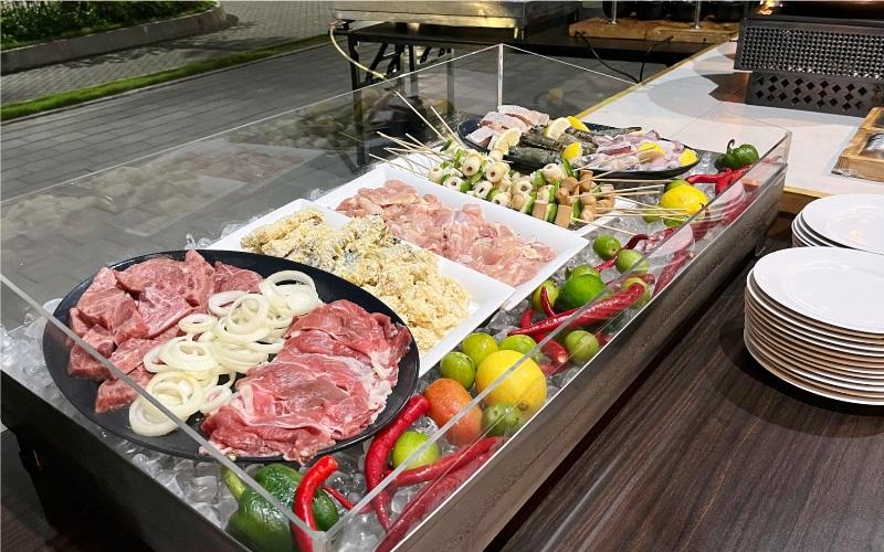 Favehotel Pamanukan Hadirkan Sensasi BBQ Feast Live Cooking: Makan Enak, Seru, dan Berkesan!