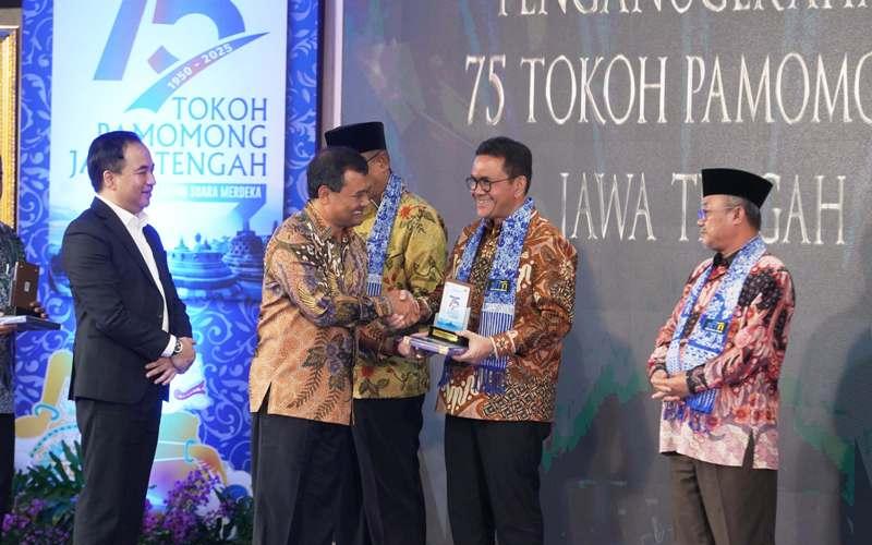 Mendag Busan Raih Penghargaan Tokoh Pamomong Jawa Tengah, Diakui Atas Kiprah Perdagangan Nasional
