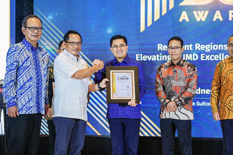 Transjakarta Raih BUMD Awards 2025, Wujud Nyata Komitmen Menuju Transportasi Publik Berkelanjutan