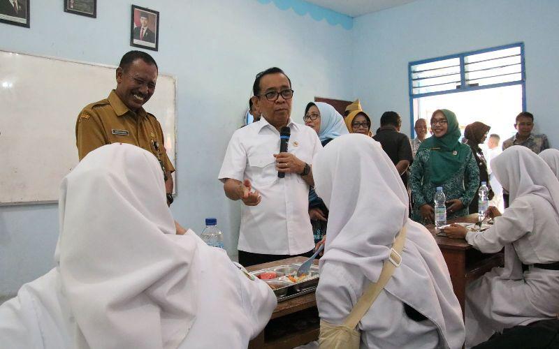 Menko PMK Tegaskan MBG Harus Jadi Kebiasaan Sehari-hari, Bukan Sekadar di Sekolah