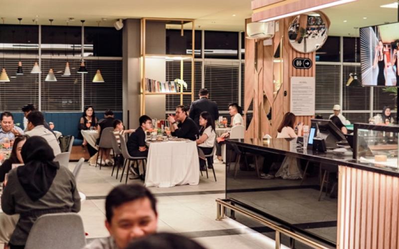 Perjalanan Kuliner Premium “Savor and Shine” di THE PUB, Harris Puri Mansion