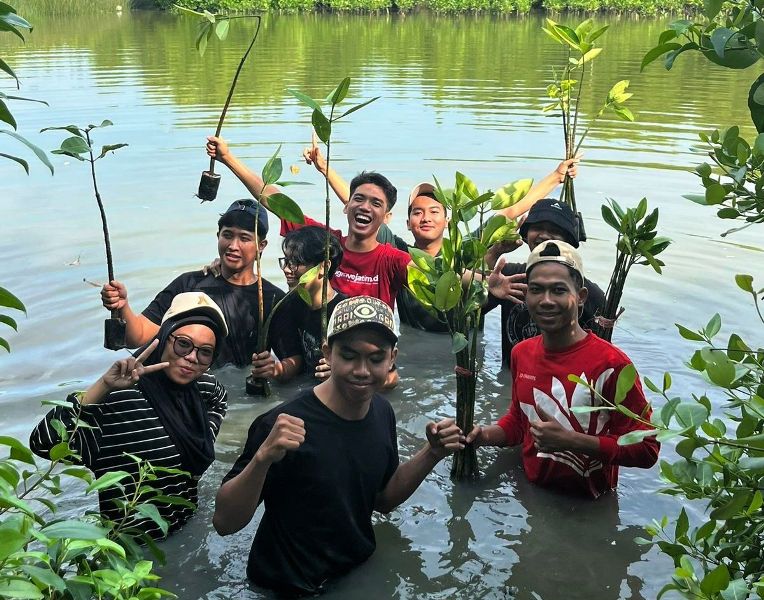 Dukung Restorasi Ekosistem Pesisir, Yayasan Mangrove Indonesia Lestari Intensifkan Program Edukasi dan Penanaman di Berbagai Daerah