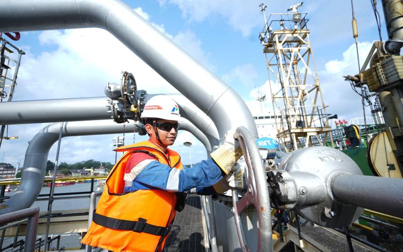 Pertamina Produksi Bahan Bakar Pesawat dari Minyak Jelantah di HUT ke-80 RI