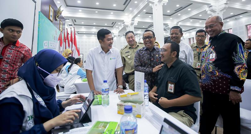 Menko PMK Pratikno Dorong PKG di Kantor untuk Efisiensi dan Pencegahan Penyakit