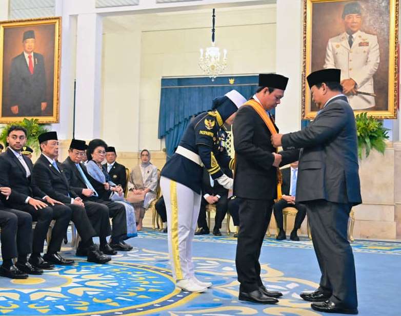 Ketua DPD RI Sultan Baktiar Najamudin Dianugerahi Bintang Republik Indonesia Utama oleh Presiden Prabowo