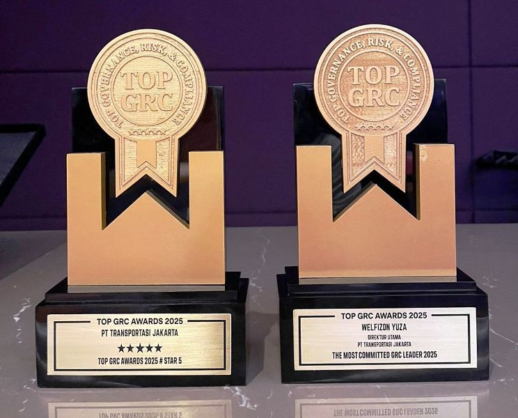 Transjakarta Raih Dua Penghargaan TOP GRC Awards Dua Tahun Berturut-turut