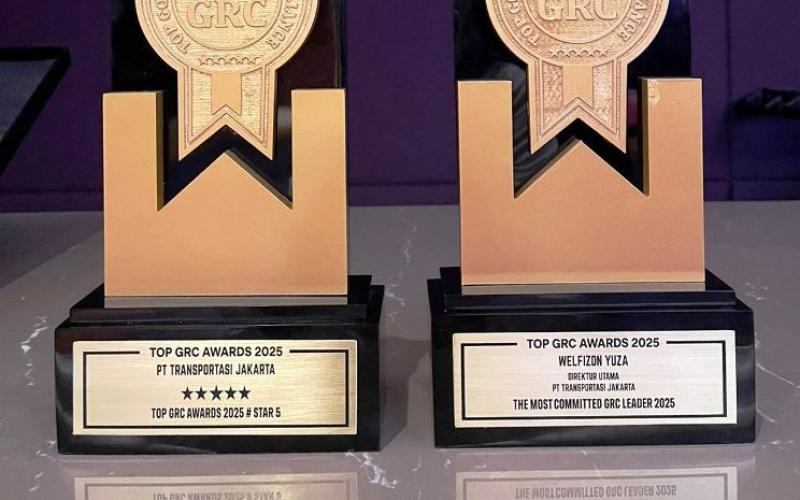 Transjakarta Raih Dua Penghargaan TOP GRC Awards Dua Tahun Berturut-turut