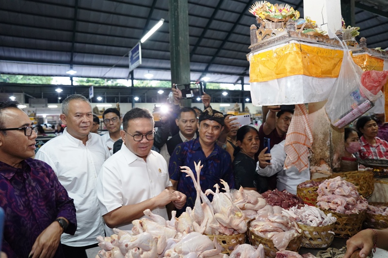 Cek Harga ke Pasar Nyanggelan, Mendag Busan Pastikan Bapok Aman dan Terjangkau