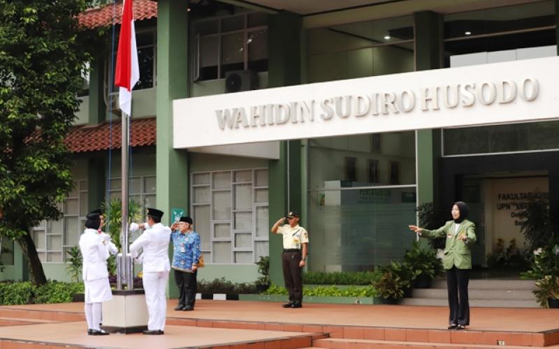Semangat Sumpah Pemuda Kobarkan Jiwa Bela Negara Sivitas UPNVJ di Tengah Hujan
