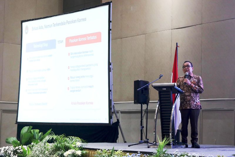 Menko PMK Inisiasi Sinergi Pemerintah dan Bank Mata Indonesia untuk Perkuat Layanan Kornea