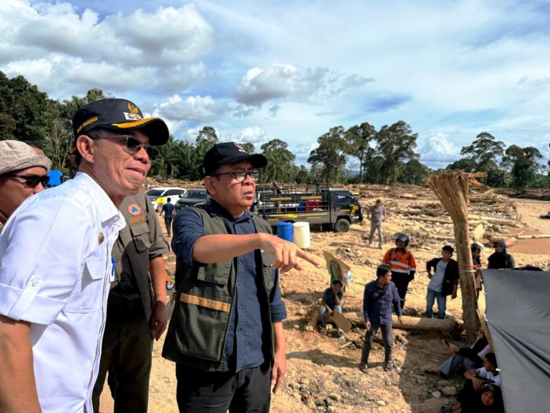 Menko PMK Tinjau Udara dan Darat Bencana Sumatra: Pemerintah Kerahkan Seluruh Kekuatan Nasional