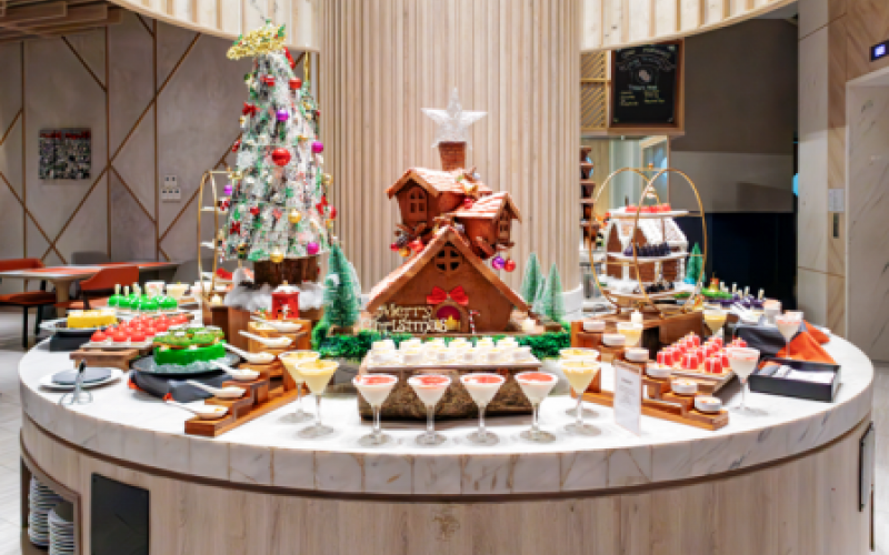 HARRIS Puri Mansion Awali Semarak Natal dengan Penyalaan Pohon Natal Bersama SOS Children&rsquo;s Village