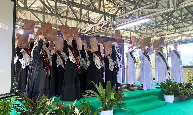 Wisuda Tahfidz Pondok Bambu Ciseeng Bogor Teguhkan Peran Pesantren Cetak Generasi Qur’ani