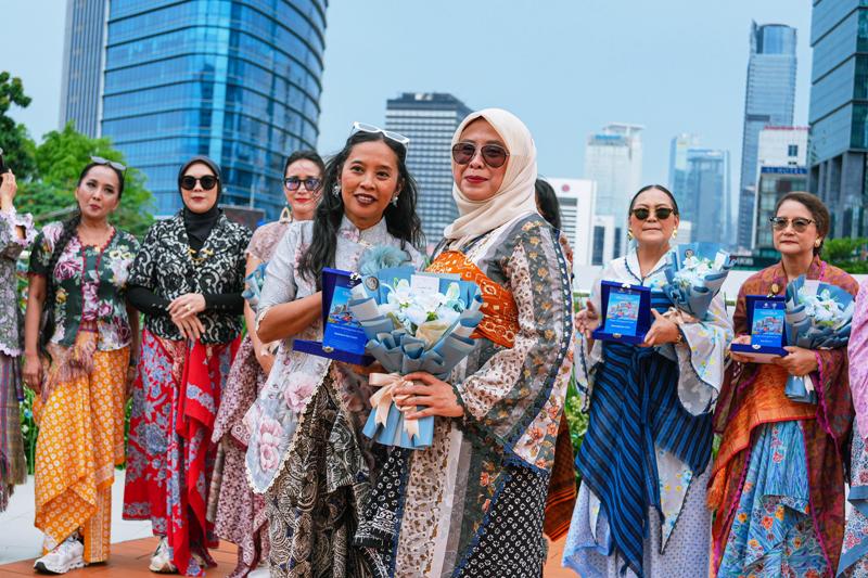 Warna-Warni Ibu Pertiwi di Halte Tosari: Transjakarta Rayakan Hari Ibu Melalui Parade Inklusi dan Pemberdayaan Perempuan