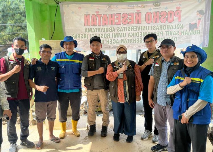 Alat Kesehatan Hanyut Bersama Banjir, UPNVJ Hadir Menjadi Harapan Baru bagi Puskesmas di Aceh