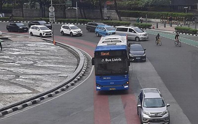 Petugas Transjakarta Sigap Amankan Pelaku Tindakan Asusila di Koridor 1A, Langsung Diserahkan ke Polisi