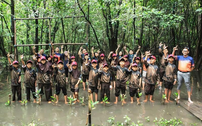 HARRIS Puri Mansion dan Oakwood PIK Jakarta Gelar Mangrove Education & Planting dalam Rangka Memperingati World Environment Education Day 2026