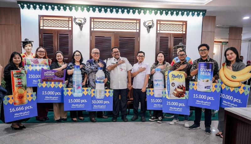 Transjakarta Hadirkan Program Ramadan “Melangkah dalam Kebaikan”: Bagikan Lebih dari 500 Ribu Takjil Gratis untuk Pelanggan