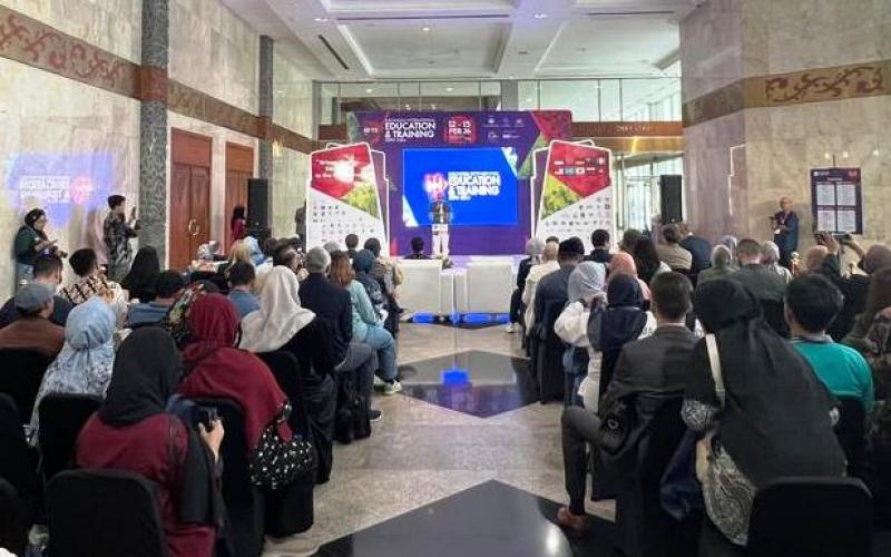 UPNVJ Paparkan Jalur Masuk Mahasiswa Baru di Panggung Utama IIETE 2026