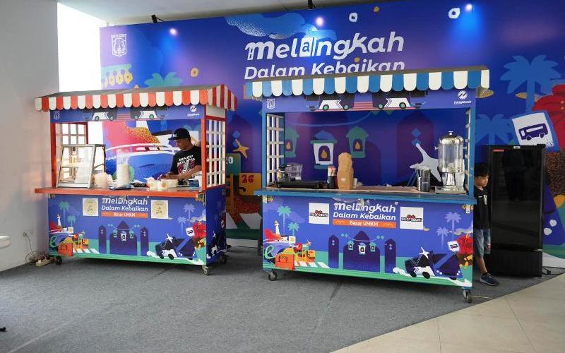 Wujudkan Semangat "Melangkah dalam Kebaikan", Transjakarta Hadirkan Bazar UMKM di Halte M.H. Thamrin