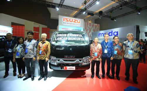 Isuzu Tampilkan Beragam Solusi Transportasi Inovatif Penuhi Kebutuhan Pelanggan di GIICOMVEC 2026