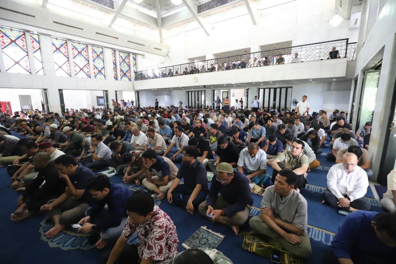 Jemaah Masjid Bimantara Gelar Doa Bersama untuk Lima Jurnalis yang Hilang di Selat Sunda