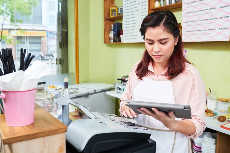 Transaksi Makin Ramai, Ini 5 Tanda Bisnis Perlu Aplikasi Kasir untuk Operasional Lebih Rapi