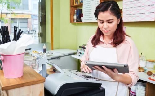 Transaksi Makin Ramai, Ini 5 Tanda Bisnis Perlu Aplikasi Kasir untuk Operasional Lebih Rapi