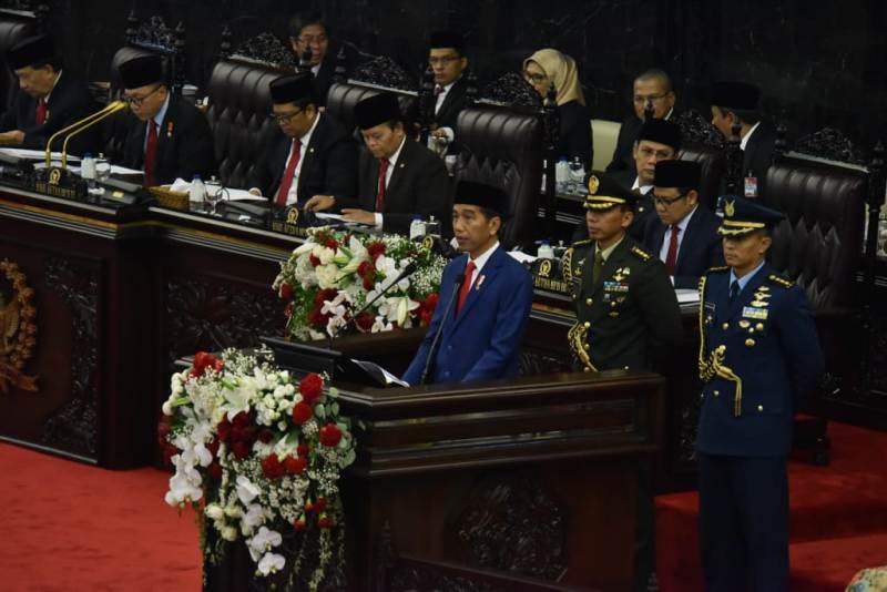 Berhasil Melobi DPR Bukti Jokowi Piawai Berpolitik