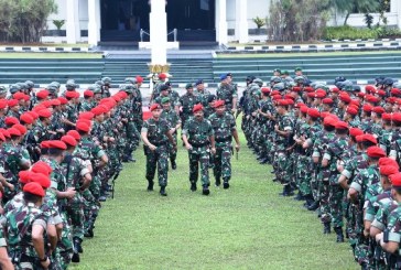 FOTO Panglima TNI Pimpin Apel Kesiapan Satuan Kopassus
