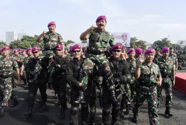 FOTO Panglima TNI Pimpin Apel Khusus Satuan Marinir