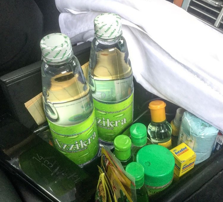 Wah! Ada Air Az-Zikra di Mobil Jokowi