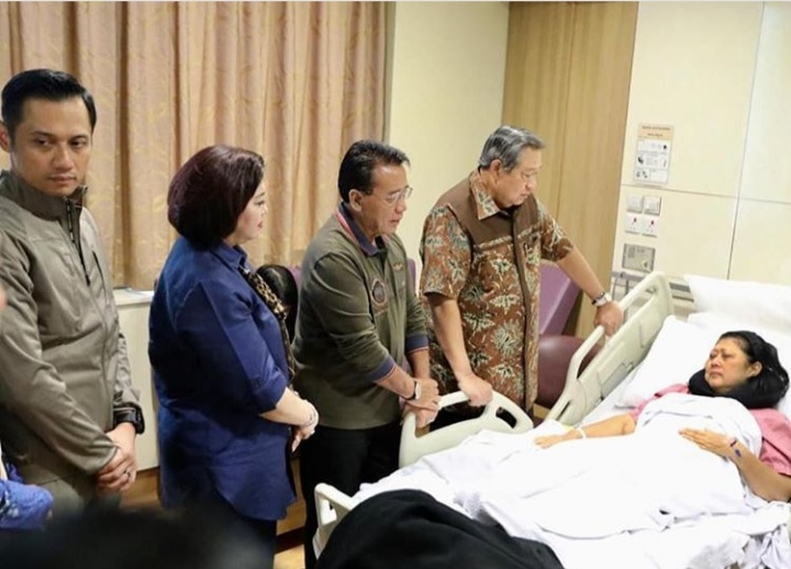 Kena Kanker Darah, Mahfud Minta Masyarakat Doakan Ani Yudhoyono