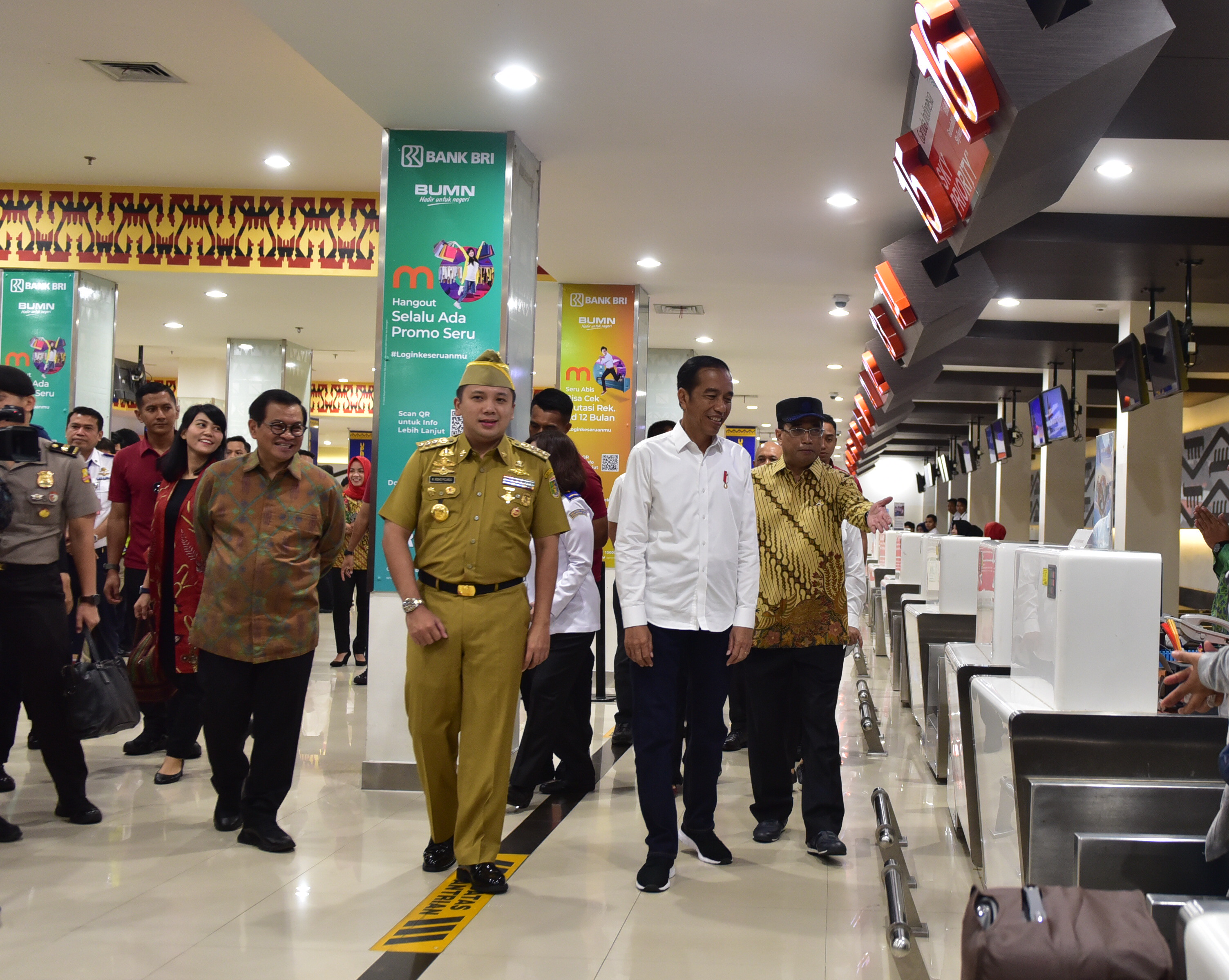 Jokowi Perintahkan Menhub Ada Penerbangan Internasional ke Lampung
