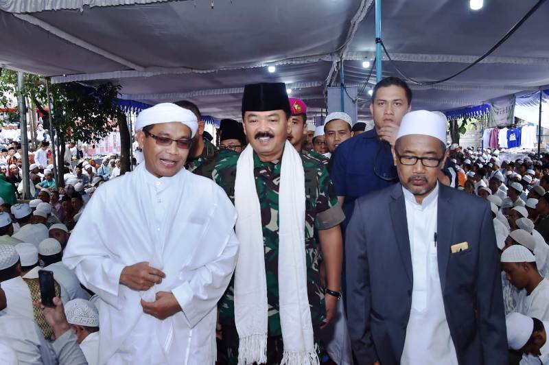 FOTO Panglima TNI Datangi Pesantren Darul Hadits Al-Faqhiyyah